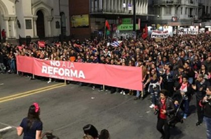  Multitudinaria marcha contra la Reforma Vivir sin Miedo