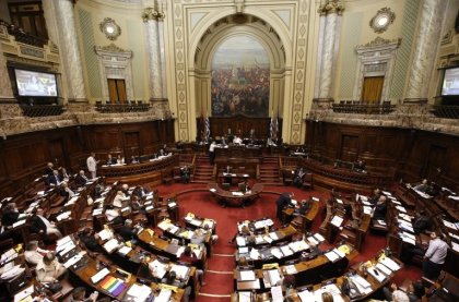 El Parlamento uruguayo aprobó una ley que ataca el derecho de reunión