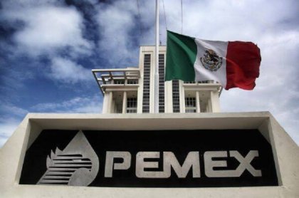 Razones por las que Fitch baja de nota crediticia de Pemex y qué implica