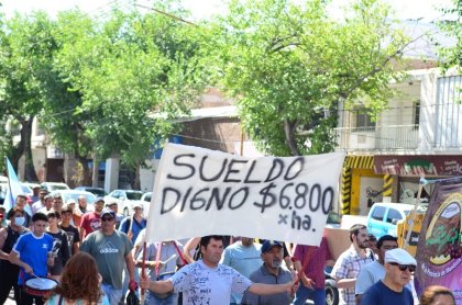 Vitivinícolas contratistas de Mendoza se movilizaron por el salario