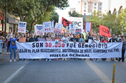 [Fotogalería] Una multitud salió a las calles en Córdoba contra el genocidio y el ajuste