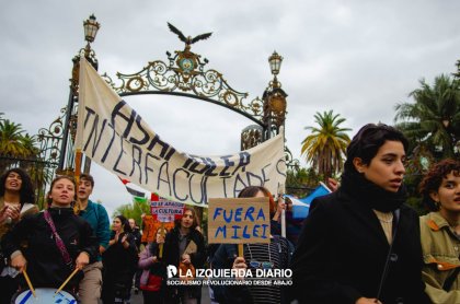 Histórica y multitudinaria movilización en la UNCuyo en defensa de la educación en Mendoza