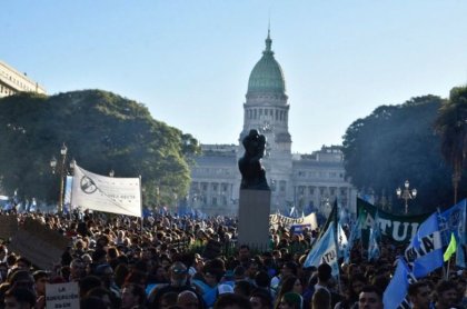 Argentina: final incierto en la votación de la ley ultraneoliberal que impulsa el gobierno de Milei