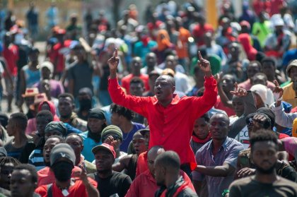 El presidente de Haití cada vez más aislado a un mes de las protestas