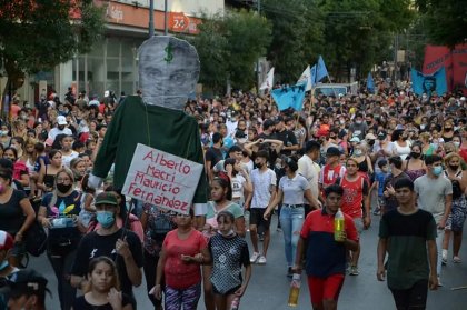 Graves ataques a la marcha contra el FMI en Córdoba