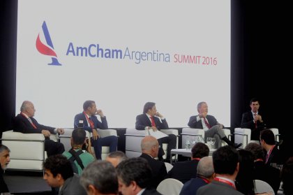 El Gobierno implora inversiones a las empresas norteamericanas 