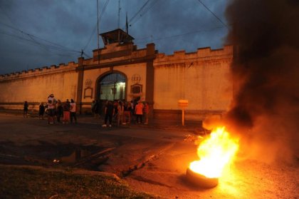 Tucumán: familiares denuncian brutal represión en motín de Villa Urquiza