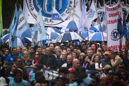 La CGT confirmó el paro del 9 pero sigue sin convocar a una verdadera lucha contra las leyes