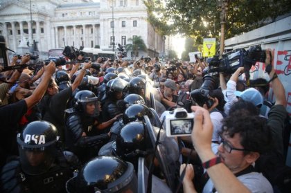 Contra el ajuste y la represión: coordinación de medios populares, cooperativos y de izquierda