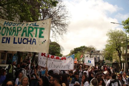 Tras el triunfo de la lucha del Hospital Laura Bonaparte: masiva marcha en defensa de la Salud Mental