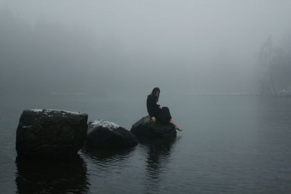 Rompiendo el Silencio: La urgente necesidad de una visión anticapitalista en la salud mental