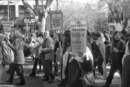 Defensa de la educación: feria en la escuela Padre de Arce 