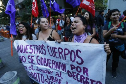 Piñera: ¡Nuestros cuerpos no se gobiernan por decreto!