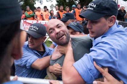 Corpacci celebra el inicio de sesiones legislativas con represión y detenidos