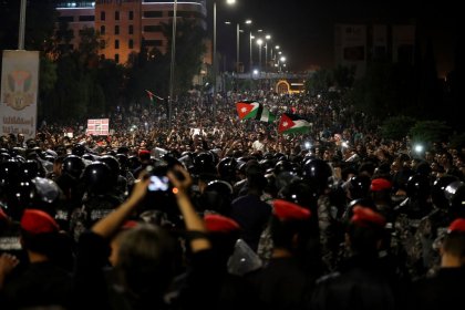 Tras huelga general cae primer ministro de Jordania