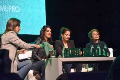 Debate sobre el aborto legal en el Teatro Vorterix