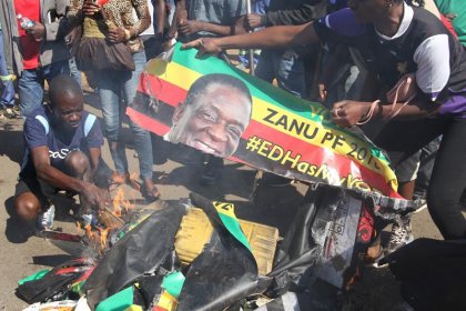 Zimbabue: sin resultado electoral, aumenta a seis los muertos por represión del Ejército 