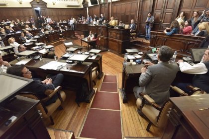 Mendoza: se aprobó la ley de paridad de género