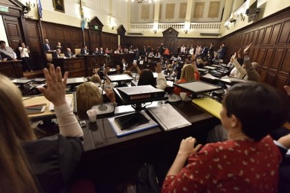 Mendoza: media sanción en diputados para un presupuesto de ajuste y endeudamiento