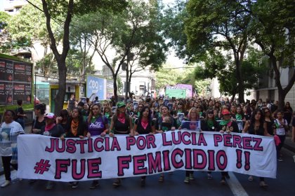 Miles marcharon en Rosario contra el fallo que absolvió a los responsables del femicidio de Lucía Pérez