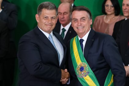 Primera baja en el gabinete de Bolsonaro: sale el secretario general de la Presidencia acusado de corrupción