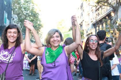 Andrea D'Atri, fundadora de Pan y Rosas y exponente del feminismo socialista en gira por Europa