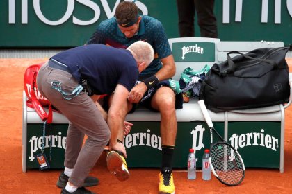 Del Potro volvió a sufrir una fractura en la rodilla y será operado