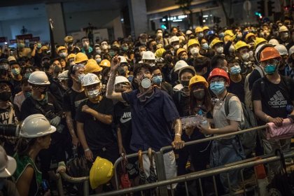 Por primera vez, Xi Jinping retrocede frente a la presión de la calle