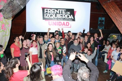 Una gran cantidad de artistas en el encuentro con Nicolás del Caño en Neuquén