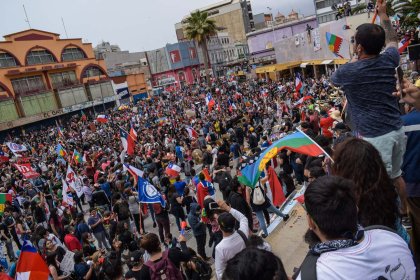 Acto de más 25 mil personas en Plaza "La Revolución" grita: ¡Huelga general hasta que caiga Piñera!