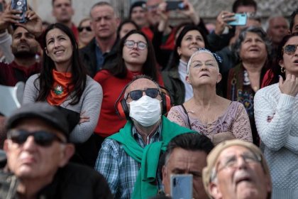 Decretan cierre de los centros educativos en Madrid y Vitoria por el coronavirus