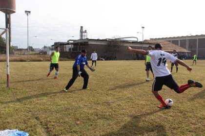 Buen fútbol y muchos goles en la primera fecha en la Liga de MadyGraf