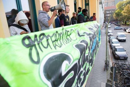 Refugiados ocupan la sede del Partido Verde en Alemania