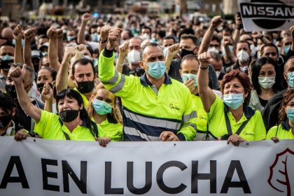 [Fotogalería] Masiva concentración contra el cierre de Nissan en Barcelona