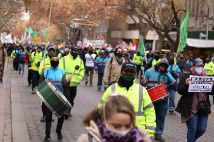 Respuesta a Suárez: Importante movilización de trabajadores en Mendoza