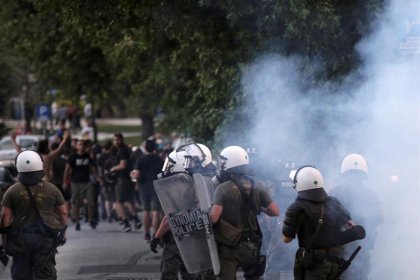 La Policía griega reprimió manifestación contra una ley que criminaliza la protesta social