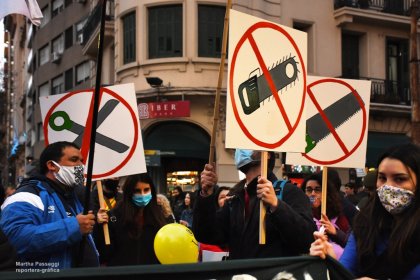  Multitudinaria marcha contra los recortes y en recuerdo de los mártires estudiantiles 