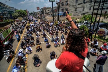 Sindicatos convocan a 3 días de huelga general en Indonesia contra reforma laboral