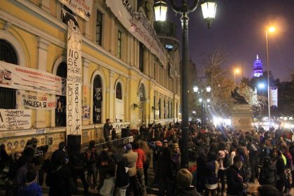 Manifestación por la educación culmina con tocata en Casa Central