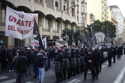 Trabajadores del neumático se ponen de pie contra un duro ataque patronal