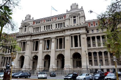 La Corte Suprema declaró inconstitucional parte de la ley 7722 y habilita químicos contaminantes