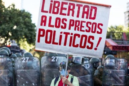 Organizaciones de DDHH piden libertad a los presos políticos de la revuelta y que el próximo gobierno de Boric tome medidas concretas