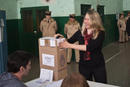 Votó Myriam Bregman - Candidata a vicepresidenta por el Frente de Izquierda - YouTube