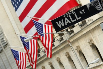 Wall Street y las bolsas europeas comenzaron la semana a la baja 