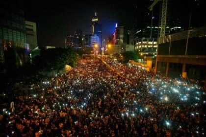 Hong Kong: una multitud eclipsa la celebración del Día Nacional de China