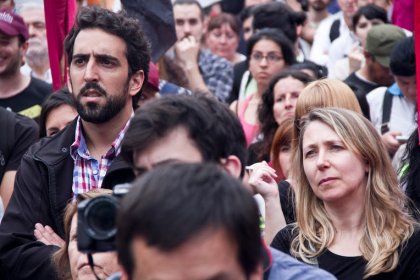 Myriam Bregman y Patricio del Corro junto a las víctimas y familiares de la Masacre de Once