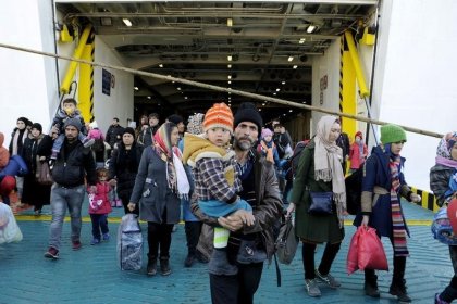 El Parlamento danés vota confiscar bienes a refugiados