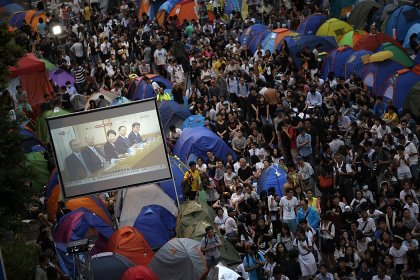 Qué se debatió en la primera reunión entre estudiantes y el gobierno de Hong Kong