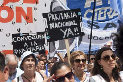 Los gremios docentes nacionales exigen paritaria nacional y pueden no comenzar las clases 