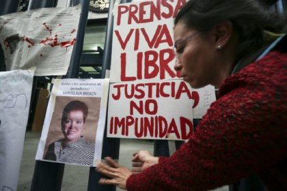 Autoridades cuestionadas por señalar a cártel en crimen de Miroslava Breach